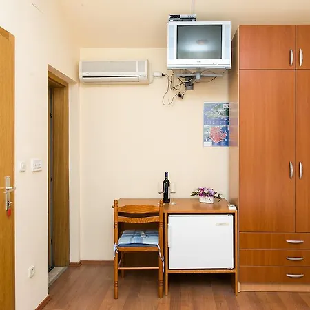 Casa de hóspedes & Braica 3*